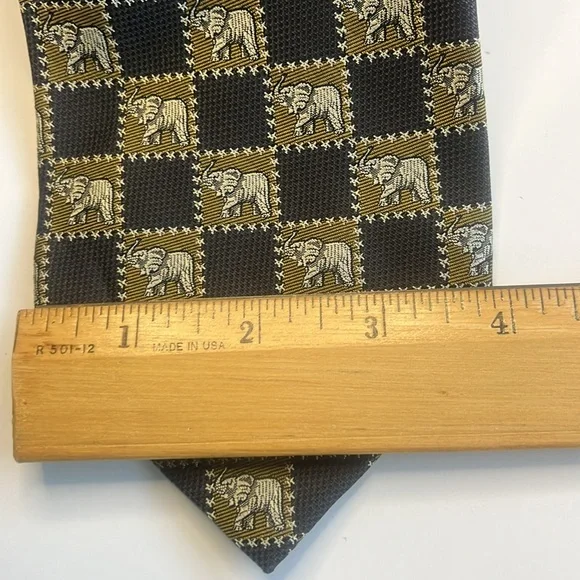 Jim Thompson Elephant 🐘 Inspired Silk Tie - Picture 3 of 7